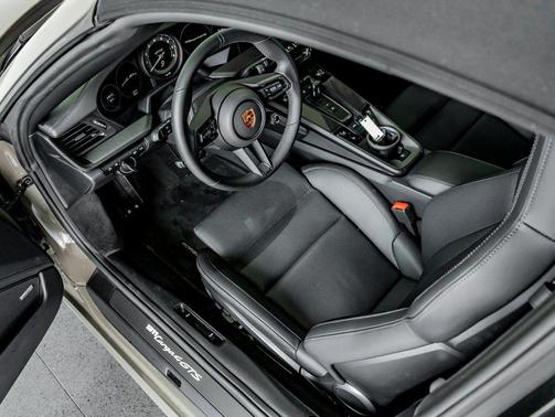 2024 Porsche 911 Targa 4 GTS