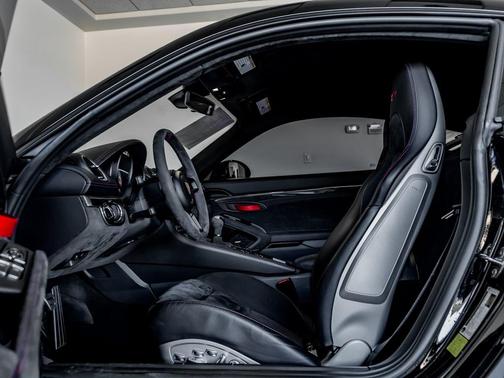 2020 Porsche 718 Cayman GT4