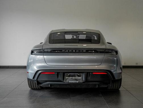 2025 Porsche Taycan 
