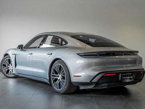 2025 Porsche Taycan 