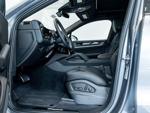 Vanadium Grey Metallic 2026 Porsche Cayenne Cayenne