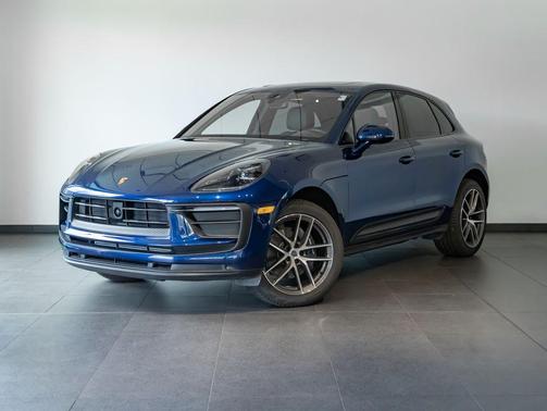 Gentian Blue Metallic 2026 Porsche Macan Macan