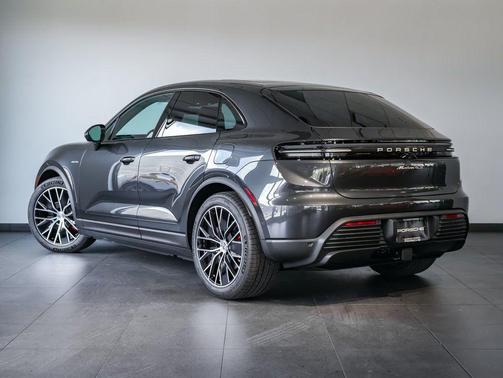 2026 Porsche Macan 4S
