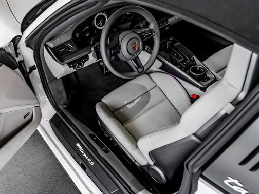 2024 Porsche 911 Targa 4 GTS