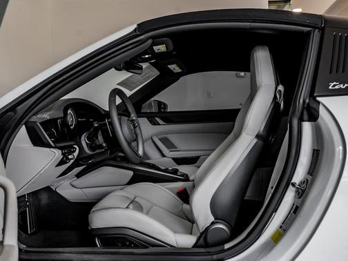 2024 Porsche 911 Targa 4 GTS