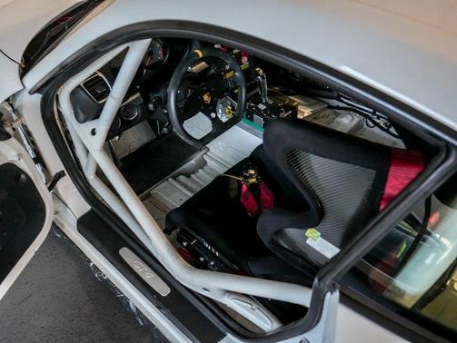 2016 Porsche Cayman GT4