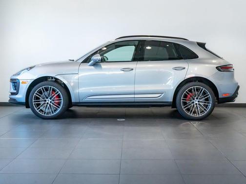 Dolomite Silver Metallic 2026 Porsche Macan Macan