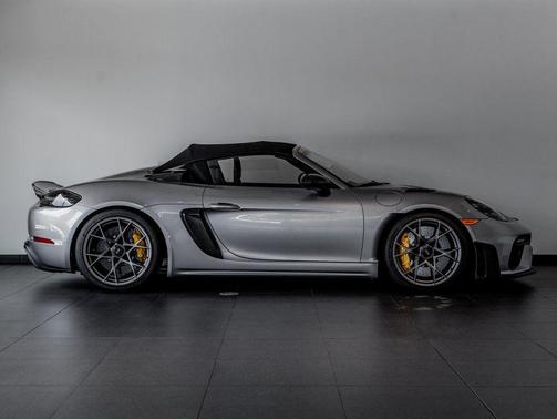 2024 Porsche 718 Spyder RS