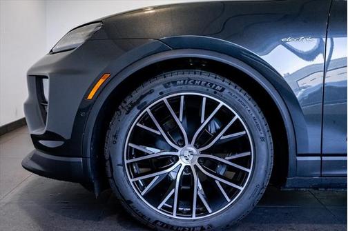 2024 Porsche Macan Electric 4