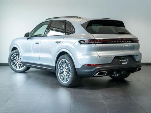 Dolomite Silver Metallic 2026 Porsche Cayenne Cayenne