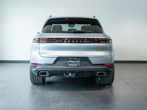 Dolomite Silver Metallic 2026 Porsche Cayenne Cayenne