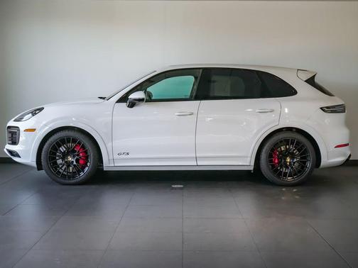 2023 Porsche Cayenne GTS