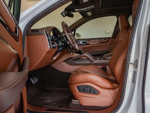 2023 Porsche Cayenne GTS