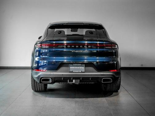 Algarve Blue Metallic 2026 Porsche Cayenne Cayenne