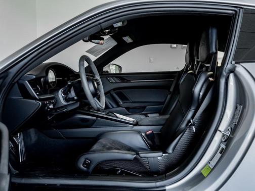 2024 Porsche 911 Carrera GTS