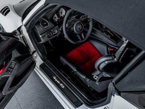 2024 Porsche 718 Spyder RS