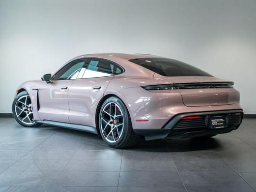 Frozen Berry Metallic 2025 Porsche Taycan
