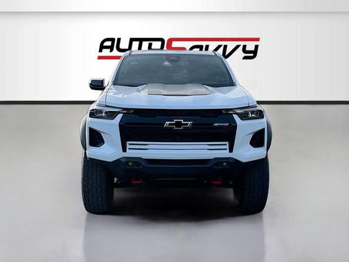 Summit White 2024 Chevrolet Colorado ZR2