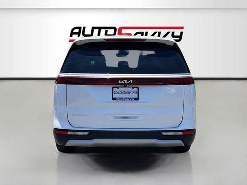 Snow White Pearl 2024 Kia Carnival EX