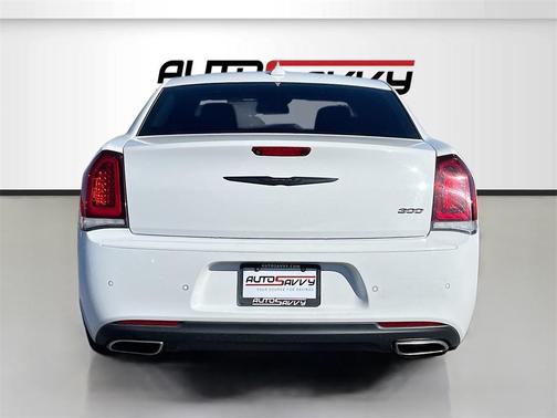 2022 Chrysler 300 Touring