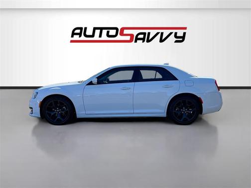 2022 Chrysler 300 Touring