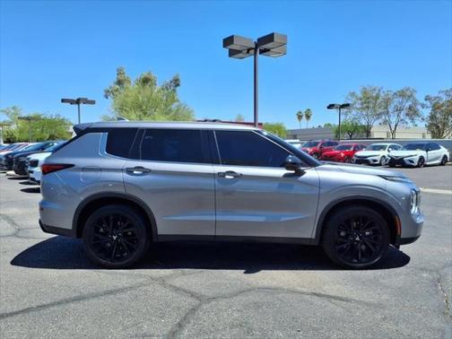 2023 Mitsubishi Outlander SE Black Edition 2WD
