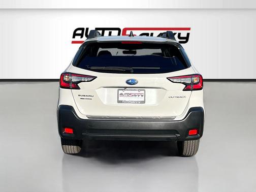 Crystal White Pearl 2025 Subaru Outback Premium