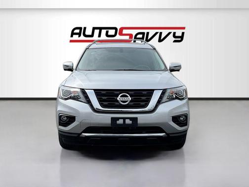 Brilliant Silver Metallic 2019 Nissan Pathfinder SL