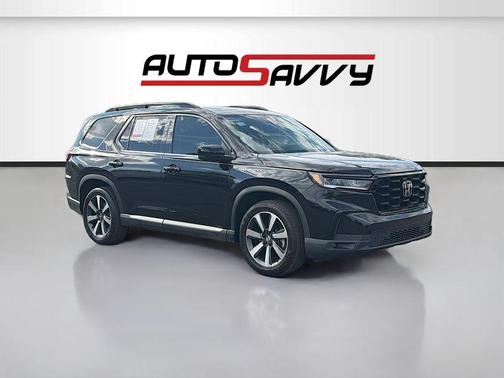 Crystal Black Pearl 2025 Honda Pilot Touring 8-Passenger