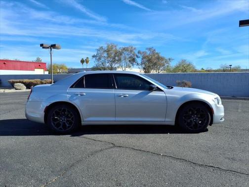 2019 Chrysler 300 Touring