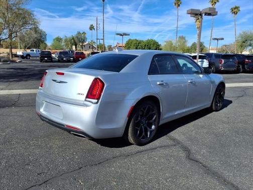 2019 Chrysler 300 Touring