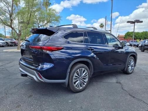 2022 Toyota Highlander Platinum