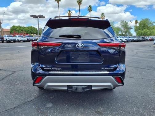 2022 Toyota Highlander Platinum