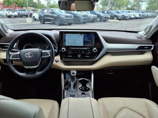 2022 Toyota Highlander Platinum