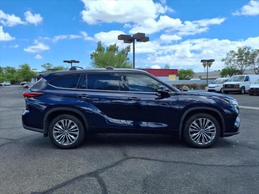 2022 Toyota Highlander Platinum