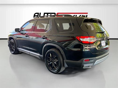 2025 Honda Pilot Touring 8-Passenger