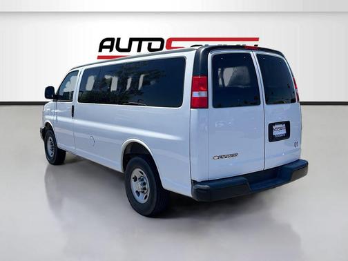 Summit White 2022 Chevrolet Express 2500 LT