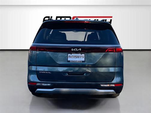 2024 Kia Carnival SX
