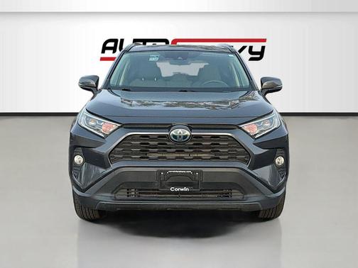 Magnetic Gray Metallic 2019 Toyota RAV4 Hybrid XLE