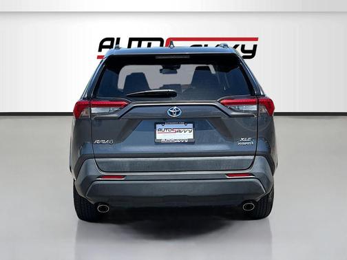 Magnetic Gray Metallic 2019 Toyota RAV4 Hybrid XLE