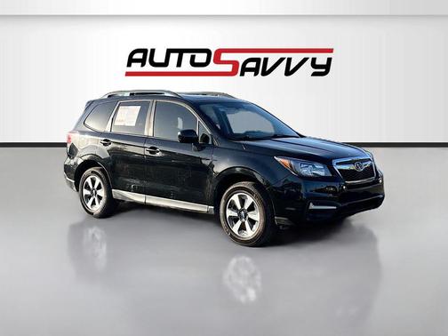 Crystal Black Silica 2017 Subaru Forester 2.5i Premium