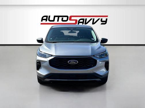 ICONIC SILVER METALLIC 2024 Ford Escape Active