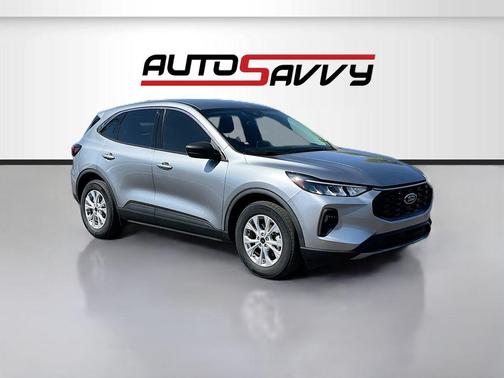 ICONIC SILVER METALLIC 2024 Ford Escape Active