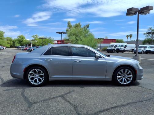 2018 Chrysler 300 Limited