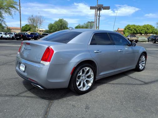 2018 Chrysler 300 Limited