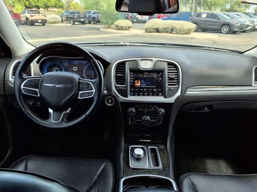 2018 Chrysler 300 Limited
