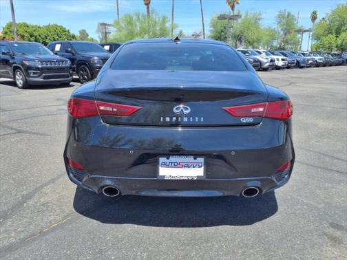 2022 INFINITI Q60 LUXE