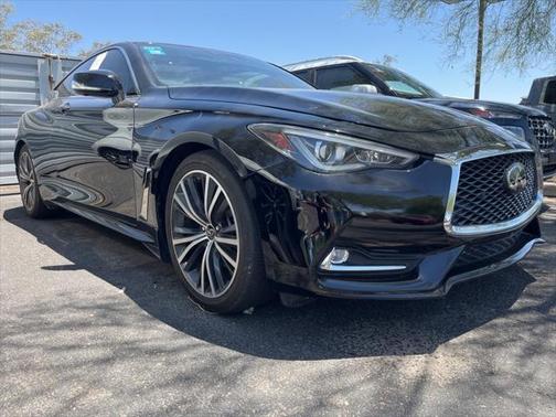 2022 INFINITI Q60 LUXE