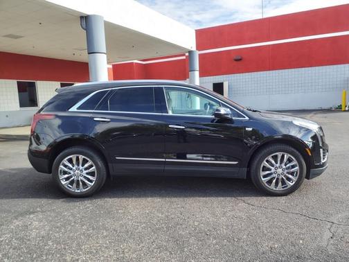 Photo 3 of 30 of 2021 Cadillac XT5 Premium Luxury