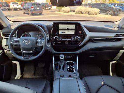 2024 Toyota Highlander Hybrid XLE